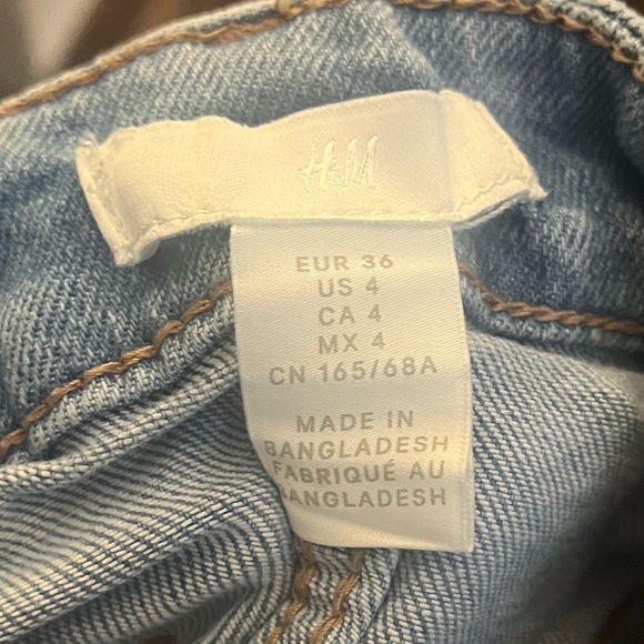 Women’s Light Wash Jeans - Picture 3 of 3